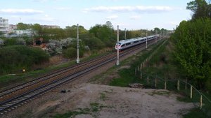 Сапсан Москва-Санкт-Петербург подъезжает к станции Тверь