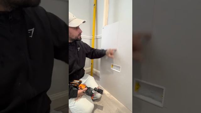 LIFE HACK - USE A MULTI TOOL TO CHANNEL OUT PLASTERBOARD WALL @worxtools #diy #homeimprovement #how