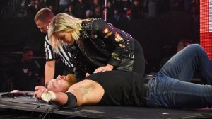 Dean Ambrose vs Renee Young WWE Дин Эмброуз против своей супруги Рене Янг.