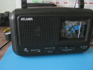 Работает радиоприемник ATLANFA