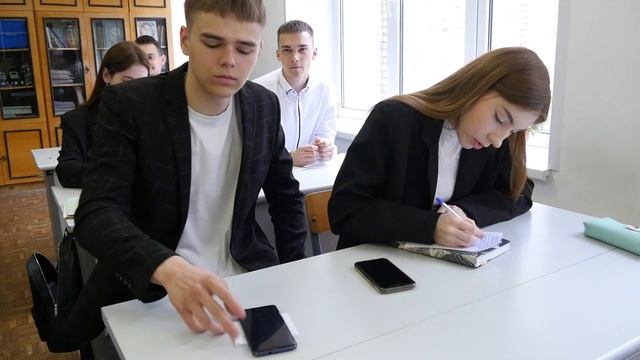 "Когда за партою сидели..." смотреть онлайн