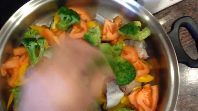 "Тушеный минтай с овощами на сковороде Вок"