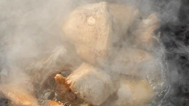 КАЗАН-КЕБАБ. МЯСО С КАРТОШКОЙ В КАЗАНЕ НА КОСТРЕ смотреть онлайн