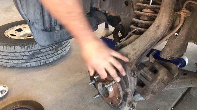 Wheel Stud Removal and Replacement (Complete Guide) смотреть онлайн