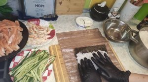 Домашние роллы с креветками и красной рыбой. Не хуже чем в ресторане, а даже вкусней