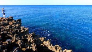 Капитальные барракуды, рыбалка с берега на Кубе