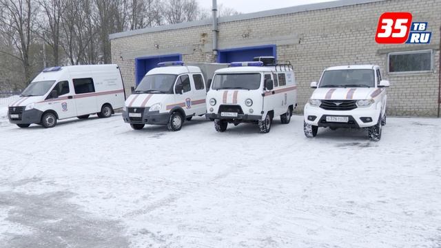 Череповецкие спасатели показали свою технику в преддверии ледохода смотреть онлайн
