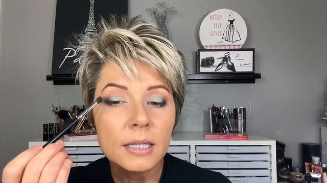 3-1-1 Palette of the Week: Urban Decay Born To Run Palette смотреть онлайн