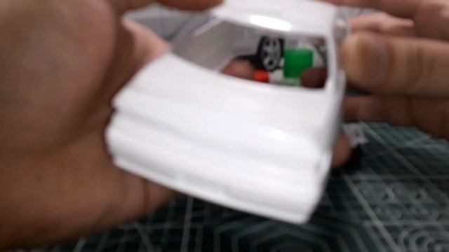 Сборка модели - TOYOTA MARK 2 - JZX100 1/24 (AOSHIMA) смотреть онлайн