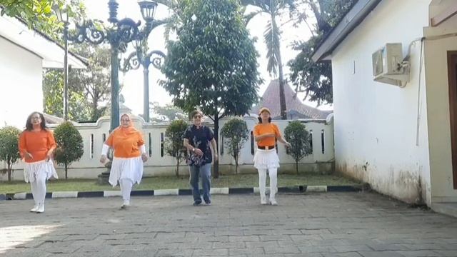 How To Samba - Line dance (Demo by Klinkk gading dance) смотреть онлайн