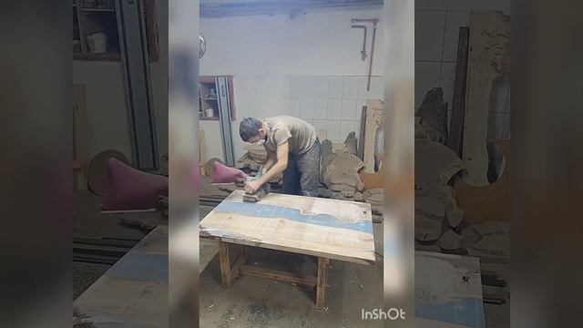 стол река с эпоксидной смолой. фрезеровка, шлифовка, заливка. смотреть онлайн