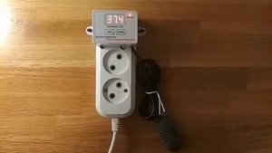 Поддержание влажности в зимний период. Часть 3 - монтаж регулятора влажности с датчиком на пианино