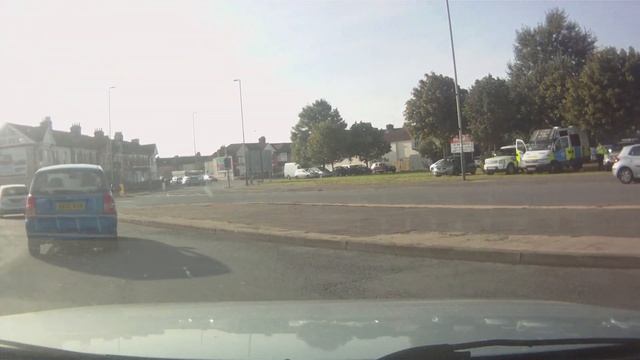 A Drive Around the Magic Roundabout in Swindon (HD) смотреть онлайн