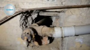 Замена канализационных коммуникаций / Подвал многоквартирного дома / Королева, 33 (8 п.), г. Одесса