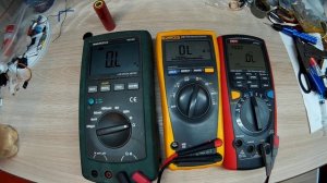 Сравнение UNI-T UT71C с Fluke 175 и Mastech MS5300