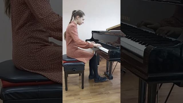 Белькова Александра. Н. Раков. Первые фиалки. смотреть онлайн