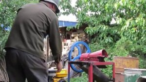 Подрібнювач гілок шнековий   измельчитель веток шнековый своими руками