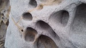 Такое вам не покажут.Где это я. Как сюда попал.Сырные скалы в Малореченском.