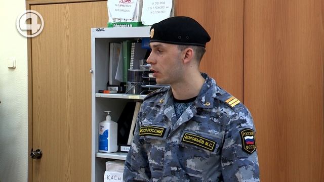 Мужчину, у которого изъяли ребёнка, обвинили в неподчинении приставам