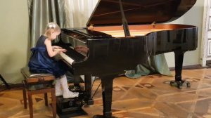 Эдвард Григ «Я знаю маленькую девушку» (Рине 8 лет)