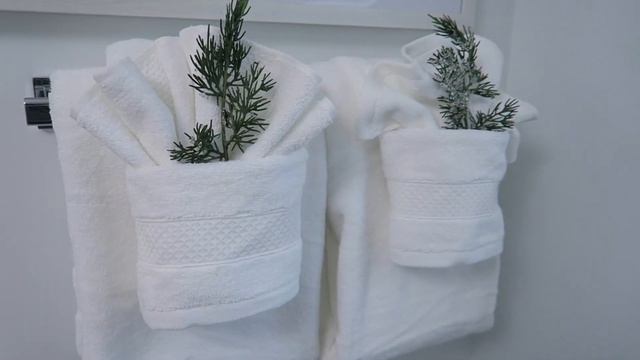 Christmas Prep 2019 | Small Guest Bathroom | Holiday Inspiration