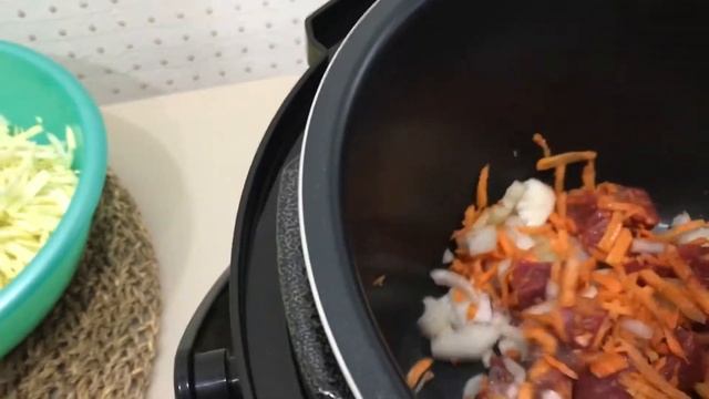 Тушеная капуста с мясом в мультиварке смотреть онлайн
