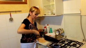 Свиные антрекоты с грибным соусом