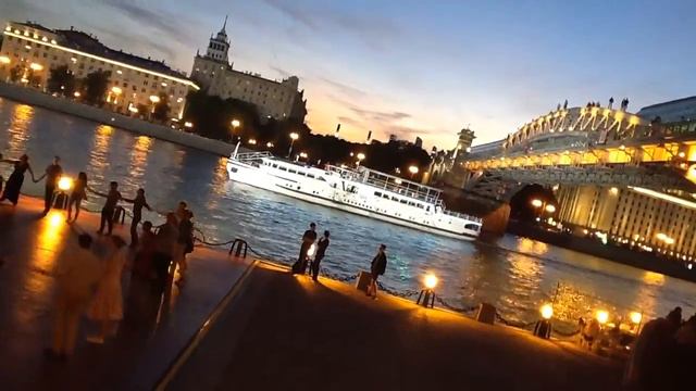 Москва. Парк Горького. Июнь 2018 г. смотреть онлайн