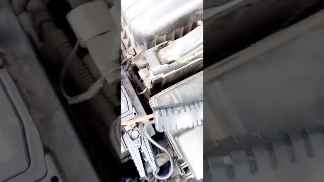 Заводим автомобиль бустером.Отзыв о пользовании бустером .Нужная вещь в автомобиле . смотреть онлайн