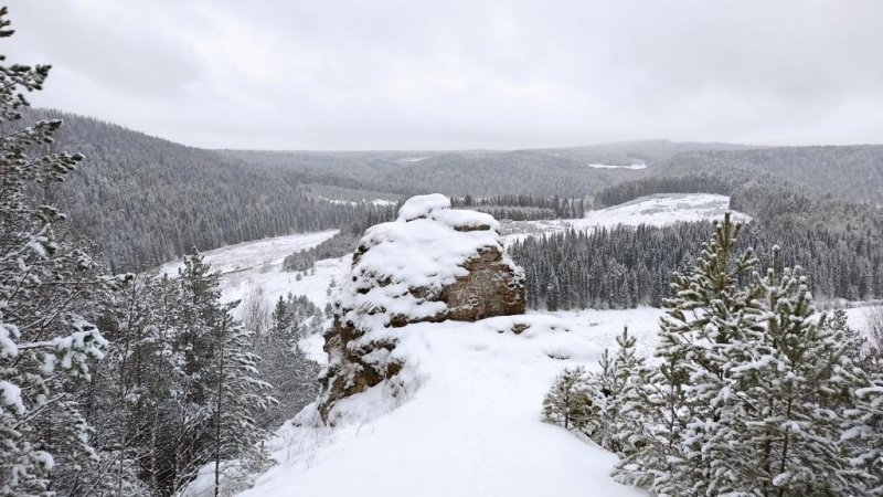 Зимний Серый (Вакутин) Камень и его окрестности