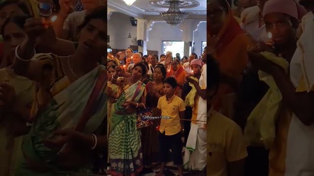 HH Bhakti Vijay Bhagwat Swami Offering Lamp to Lord Nrisimha || Sri Sri Nrisimhadev Arati #iskcon