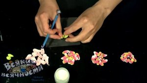 Кувшинки из мастики