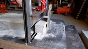 Гильотина для рубки блоков