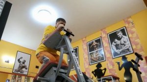 Упражнение на пресс, подъем ног с утяжелителями  от Афанасиади Николая