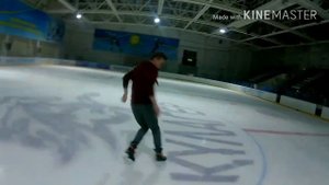 Катание на коньках / трюки на коньках ice skating