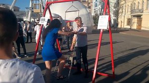 Аттракцион-ЛОХотрон "Пьяная лестница". Снято 27 мая 2018