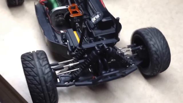 HPI Bullet w/Savox SC-1257TG. WR8 chassis & center diff conversion. смотреть онлайн