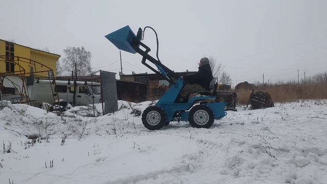 Работа мини-погрузчика на гидроходу. смотреть онлайн