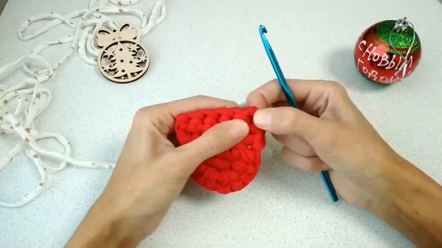 Новогодний декор Шапочка | Ёлочная игрушка  из трикотажной пряжи
