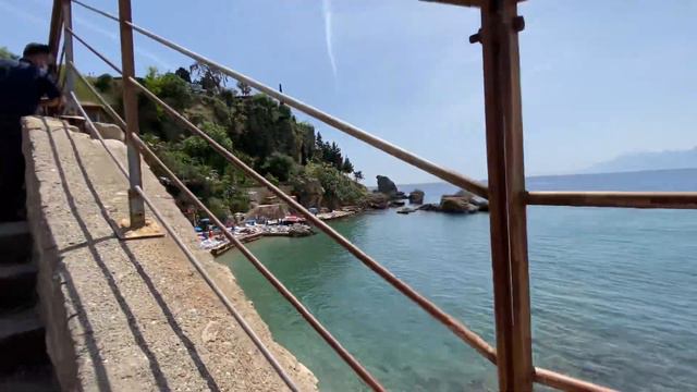 #Antalya: Walking up to Mermerli restaurant and viewing Mermerli Beach. смотреть онлайн