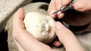 Как мы вырезаем лицо из бивня мамонта для большой скульптуры. Резьба по кости