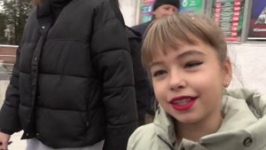 Отчетный концерт у девчонок . Решили их побаловать . Это наш заработок. 25.12.22.