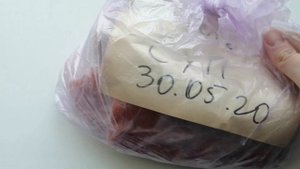 Как правильно хранить красную рыбу в холодильнике