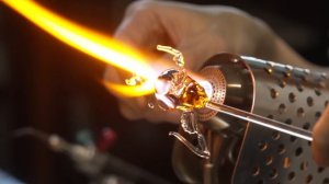 Процесс изготовления стеклянной золотой рыбки! Стеклянное искусство японского мастера-