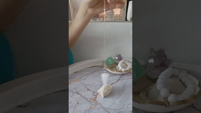 Эксперимент с маятником и камнями. определяем их энергопотенциал.