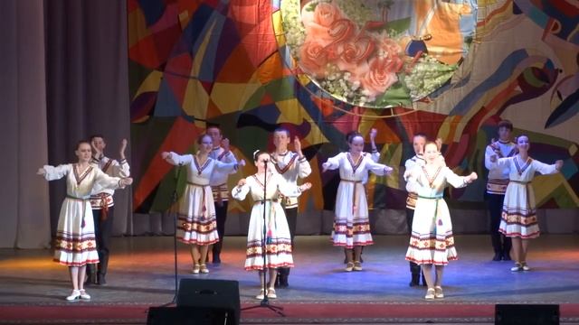 Марийское видео. Марийский танец веревочка. Старинный Марийский танец. Танцы марийцев. Марийский танец видео.