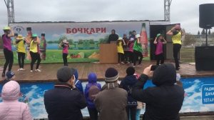 Танец со шляпами