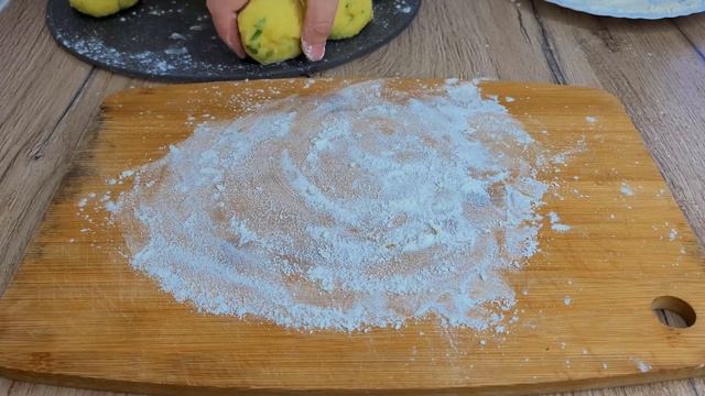 ЕСТЬ ДОМА КАРТОФЕЛЬ? ШИКАРНЫЙ УЖИН ЗА КОПЕЙКИ! ПРОСТО, ДЕШОВО И ВКУСНО! ЭТОТ РЕЦЕПТ ВКУСНЕЕ ЧЕМ....