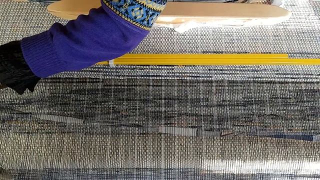 Weaving rag rugs. Ткачество ковриков на ткацком станке