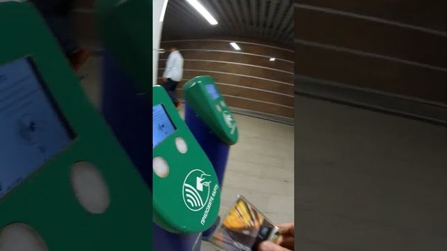 Как пройти к электричкам МЦД Курский вокзал без обыска. МЦД-2, МЦД-4 Москва-Курская #shorts смотреть онлайн